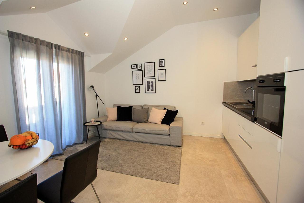 Apartman Ivana Supetar Bagian luar foto