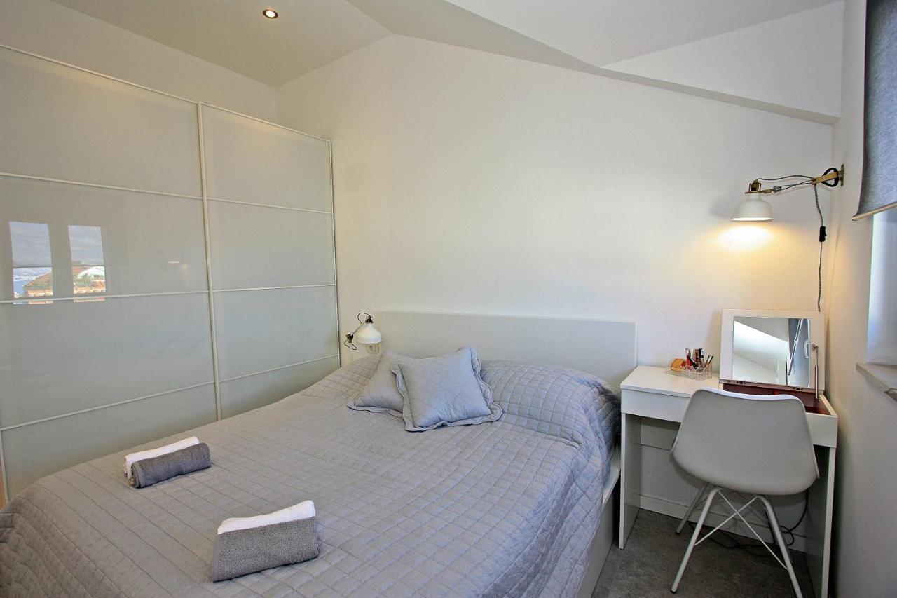 Apartman Ivana Supetar Bagian luar foto