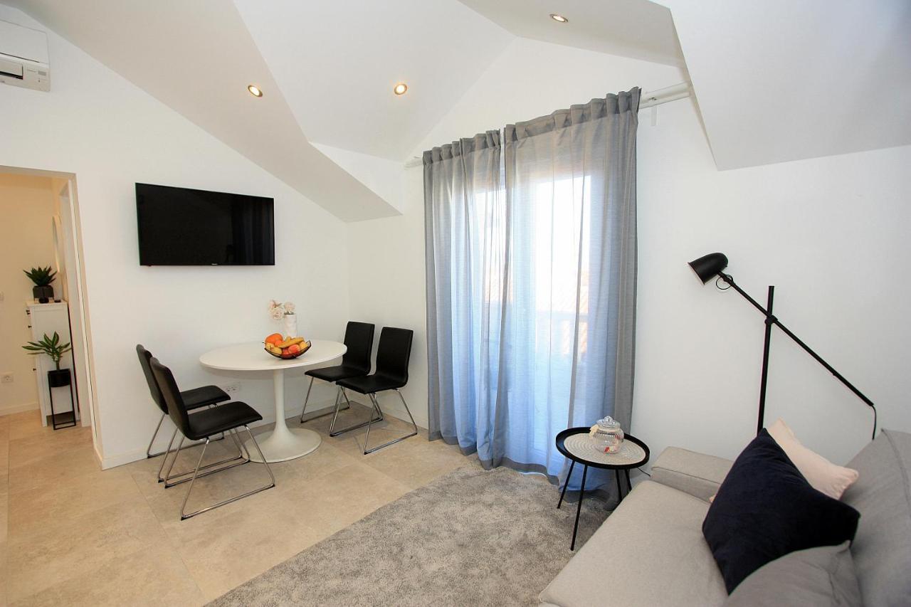 Apartman Ivana Supetar Bagian luar foto