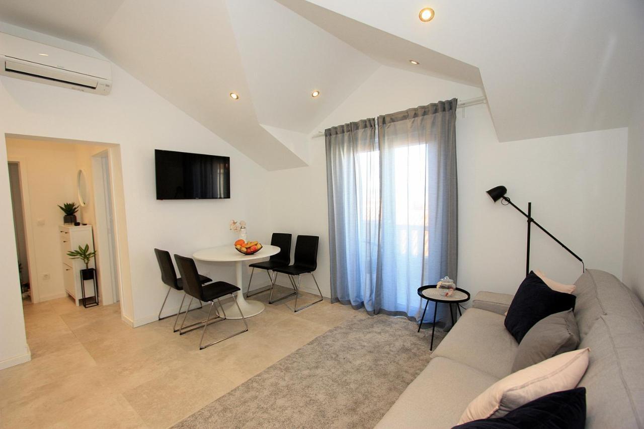 Apartman Ivana Supetar Bagian luar foto